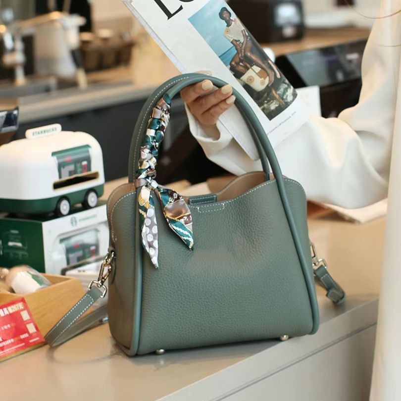 Seraphina - Stilig Lærveske for Kvinner med Dobbel Bærefunksjon