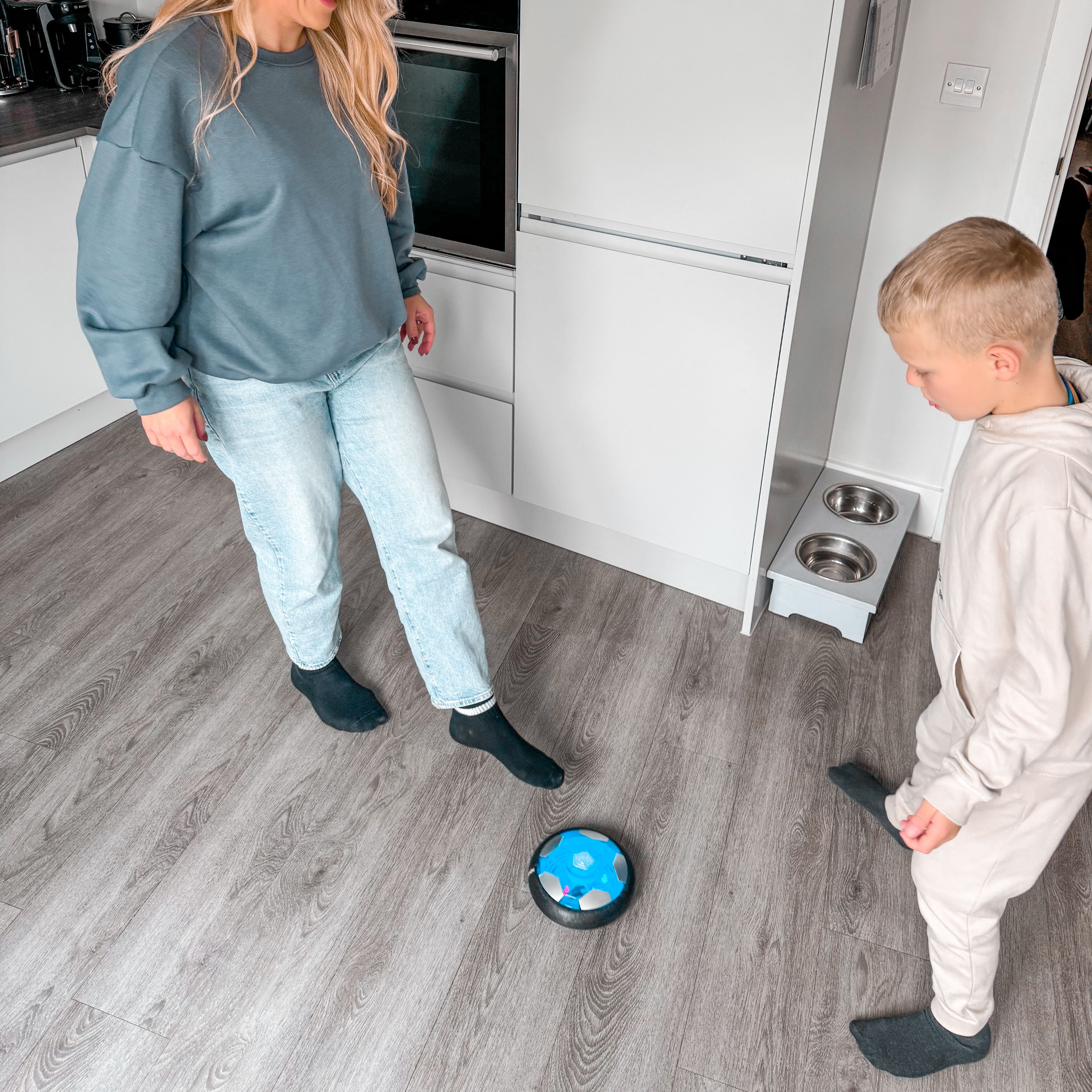 FamilyGlow™ Indoor Ball – Sikker fotballlek for hele familien