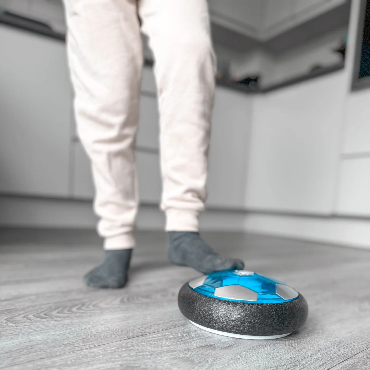 FamilyGlow™ Indoor Ball – Sikker fotballlek for hele familien