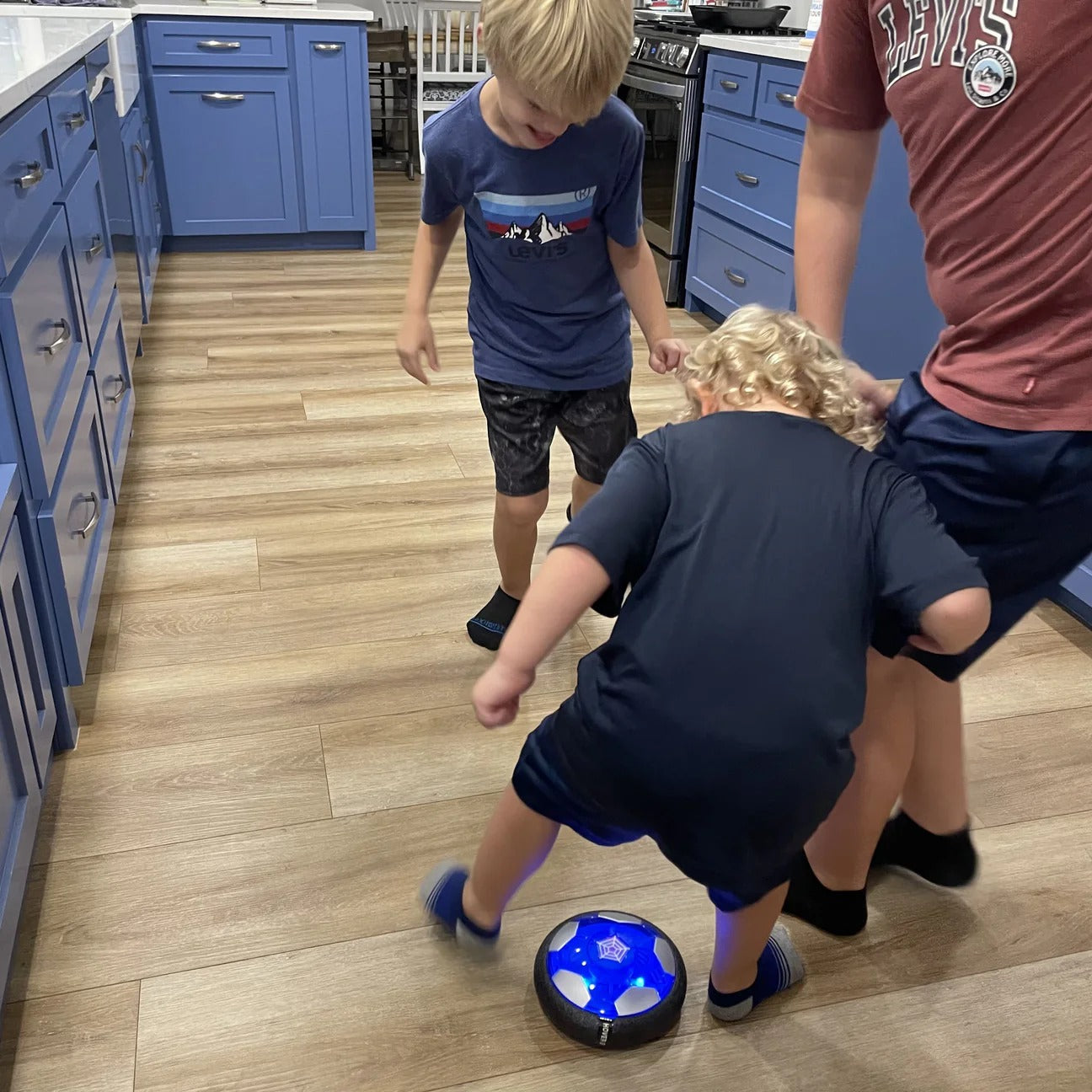 FamilyGlow™ Indoor Ball – Sikker fotballlek for hele familien