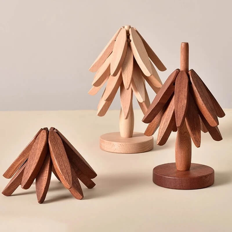 Trebrikke i Valnøtt - Stilig og Praktisk, Trekunst for Ditt Bord, Sett med 3 Trebrikker, Kreativt Sammenleggbart Gryteunderlag