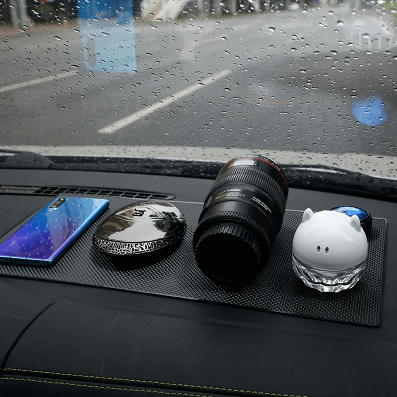 DashGrip - Universell Antiskliplate for Bilens Dashbord for Telefoner, Nøkler og Tilbehør